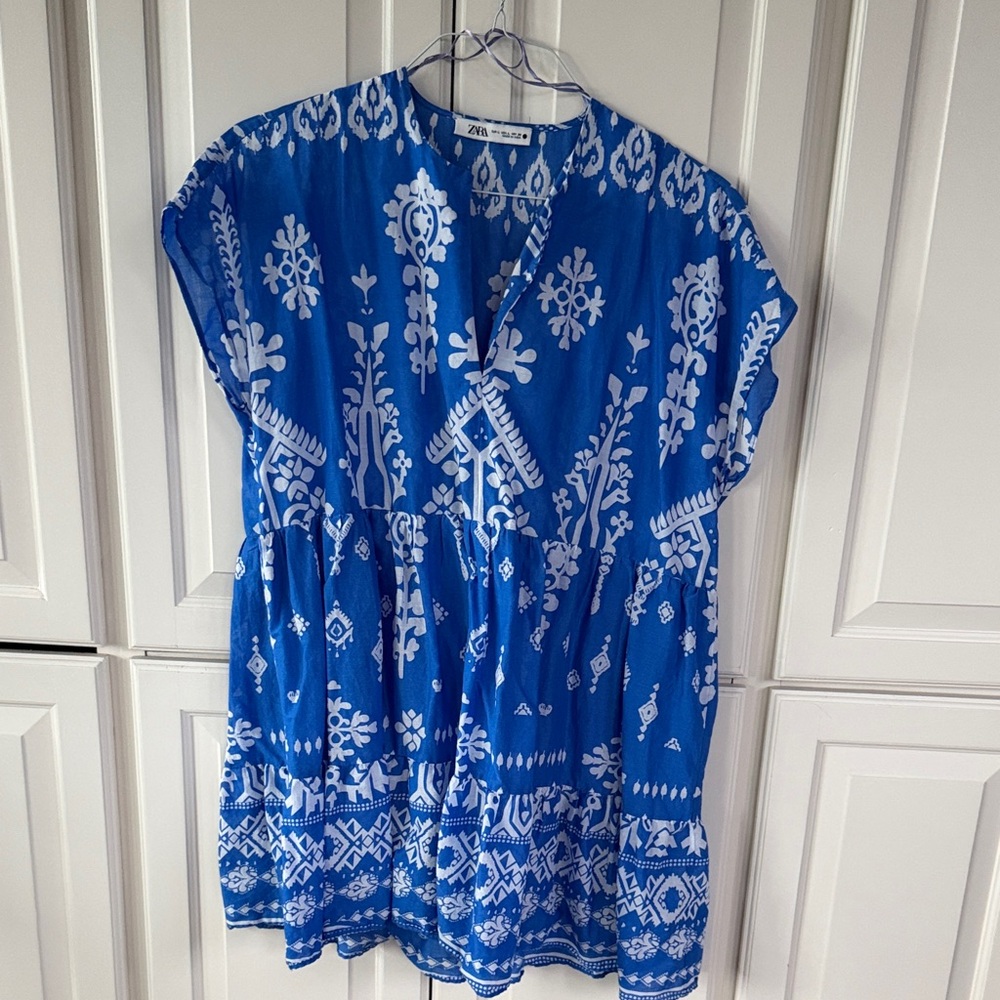 Zara Blue and White Patterned Blouse